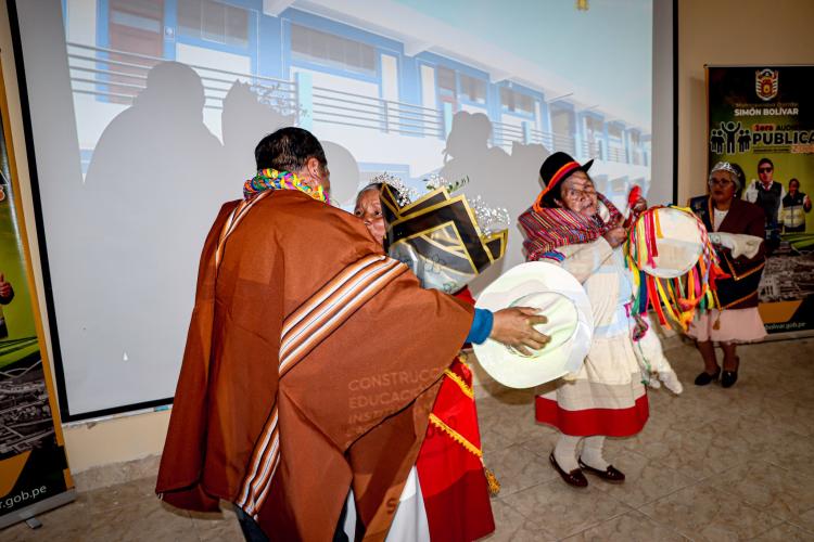 🟢🟡 RECONOCIMIENTO AL ALCALDE JAIME ZELADA POR INVERTIR EN LA CALIDAD DE VIDA DE LOS ADULTOS MAYORES🔥